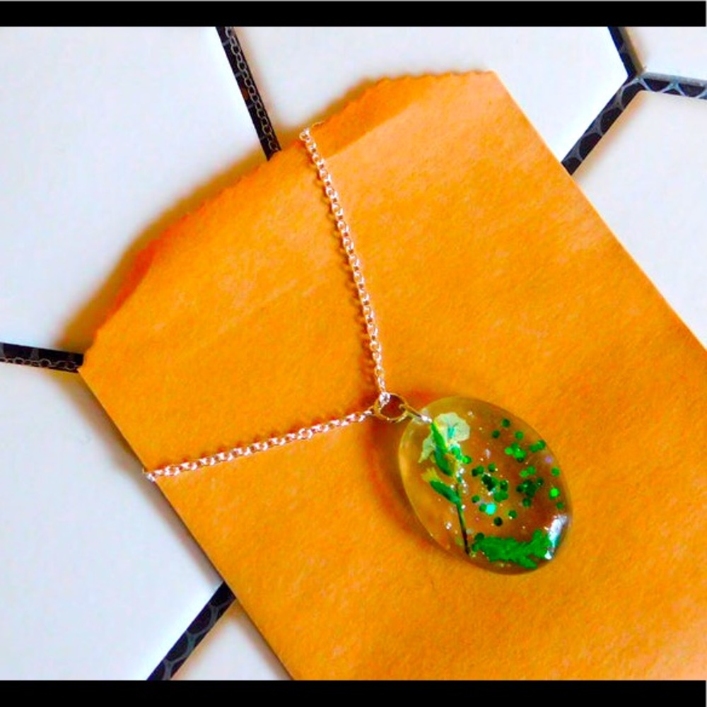 Resin necklace